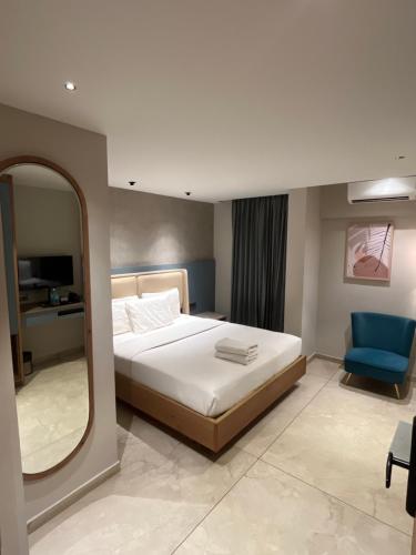 1 queen bed