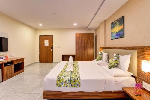 Millennials Hotel in Nanjapura