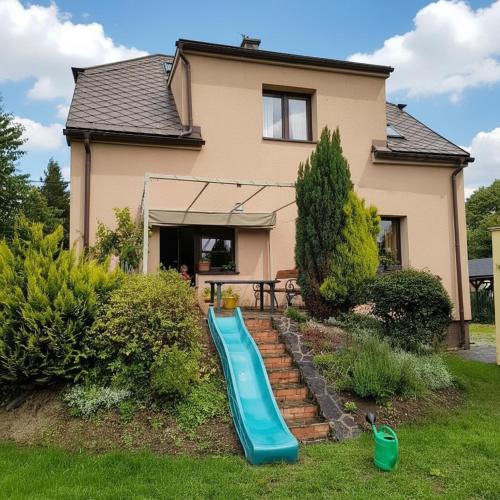 Apartmán ve druhém patře s parkováním – khách sạn tại Jih