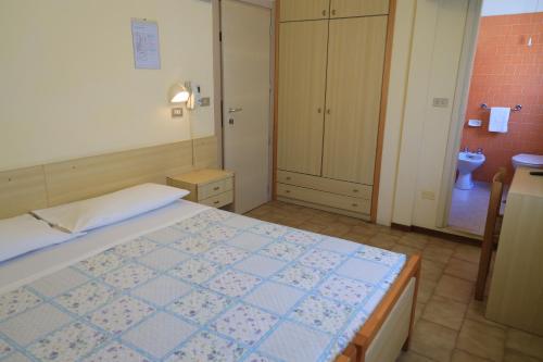 1 double bed