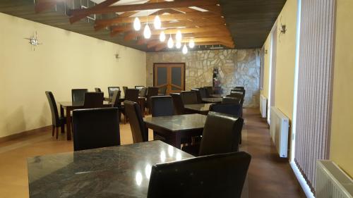 Iekārtas, Penzion 324 in Stoky