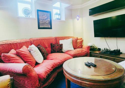Cosy, homely & quiet apartment + free parking – khách sạn tại Mapperley