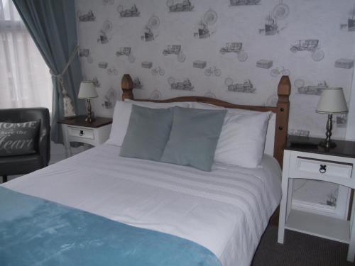 Deluxe Family Room image 2