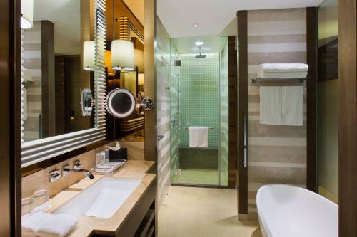 room detail thumbnail 2