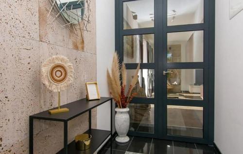 Viesnīcas āriene, Beautiful Apartment In Kucice With Wifi in Kucice
