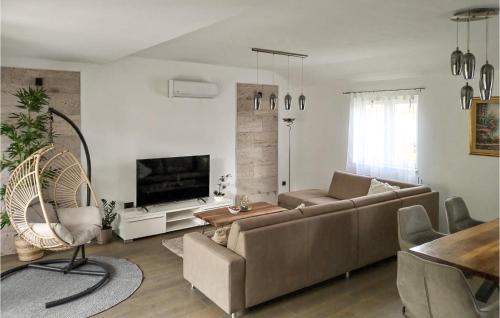Beautiful Apartment In Kucice With Wifi in Kucice