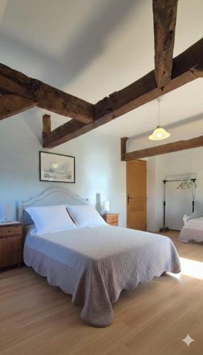 Le pressoir Charming Quercy stone house near Padirac in Saint-Jean-Lespinasse