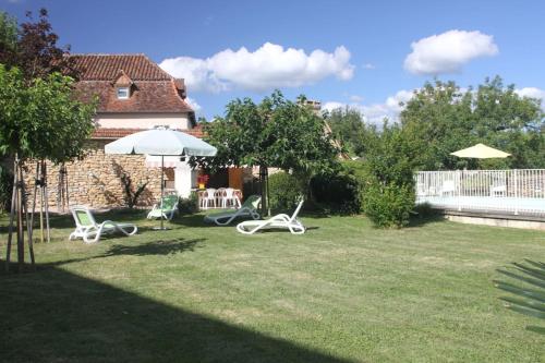 Le pressoir Charming Quercy stone house near Padirac in Saint-Jean-Lespinasse