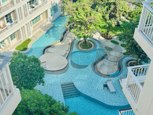 Cozy Beachfront Retreat at Summer Hua Hin Pool Access