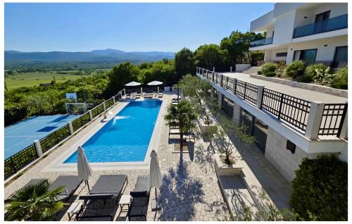 Peldbaseins, Amazing Home In Imotski With Sauna in Donji Vinjani