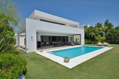 Luxurious 7-Bedroom Holiday House with Private Pool in Alicante gîte à louer Playa de las Huertas