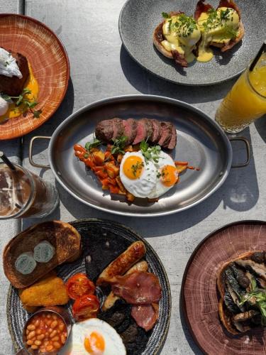 Fuego Steakhouse and Tapas -Tomahawk Potto in Potto