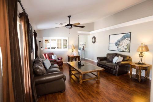 Pool/SPA, Garage, Tesla Charger, 2 Primary Suites in פאוריה(אי זד)