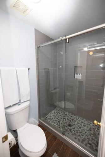 Pool/SPA, Garage, Tesla Charger, 2 Primary Suites in פאוריה(אי זד)