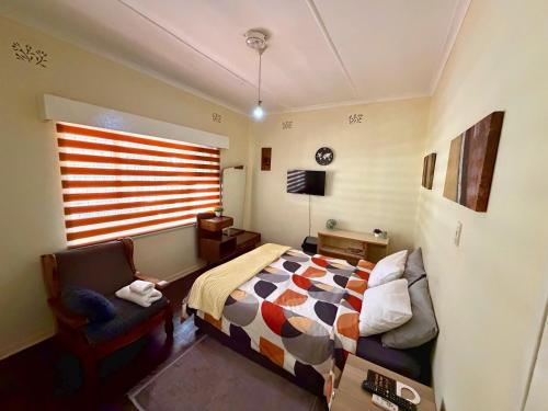 Room 5 mins from RG Mugabe Airport in Harare