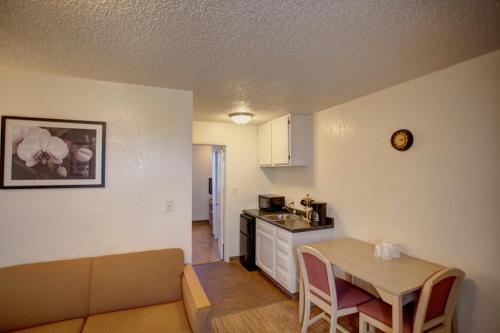 bucătărie, Motel 6 Council Bluffs, IA - Omaha East in Council Bluffs (IA)