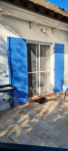 Petite maison de vacances au calme au cœur de la Camargue – khách sạn tại Baumelles