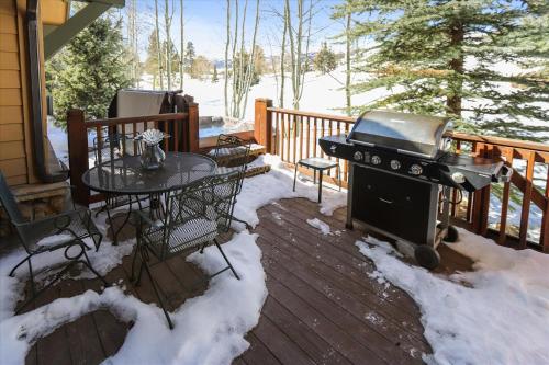 Highland Greens 71, Townhome In Breckenridge, Private Hot Tub with Great View in Baldy Mountain