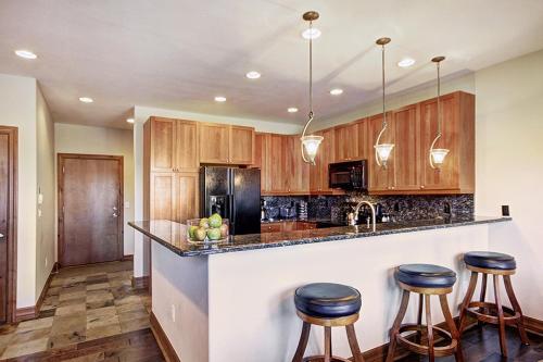 Highland Greens 93, Gorgeous Townhome with Private Hot Tub in Baldy Mountain