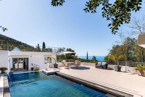 Sunny Seabreeze Villa, Eze, pool close to Monaco