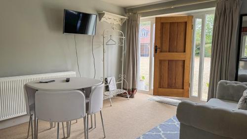 Gorse Lodge Estate Exclusive Use Rural Retreat in Hough-on-the-Hill