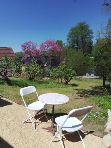Gite Le Berry, Riverside property in Belabre