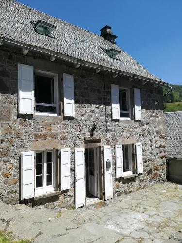 Maison typique auvergnate gîte à louer Saint-Jacques-des-Blats