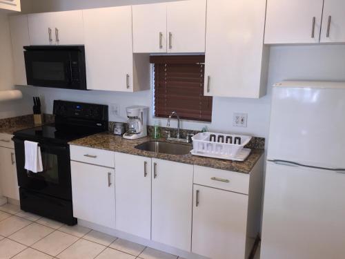 Wow!! Apartment for 4 Just Few Steps To The Beach!