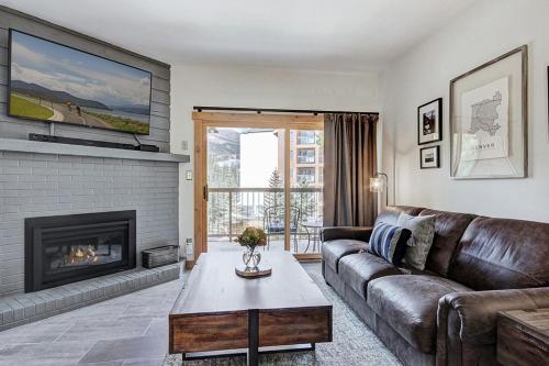 Spacious 2 bed, 2 bath Mountainwood 301 condo in Breckenridge, sleeps 8 guests – khách sạn tại Warrior's Mark