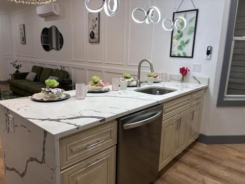 New luxurious 2 BR apt close to NYC at a great price 30 day min in Weehawken (New Jersey)