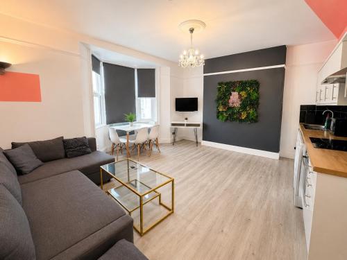 Brighton City Centre 2-Bed Apartment – khách sạn tại Bo Songbo Bien