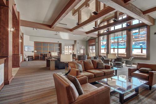 One Ski Hill Place 8516-Large One Ski Hill Place Penthouse Ski-In/Out with Spa - image 4