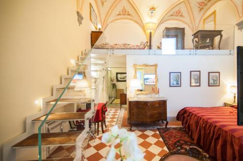 Residenza dEpoca Palazzo Borghesi Residenza dEpoca Palazzo Borghesi is perfectly located for both business and leisure guests in Siena. The property offers guests a range of services and amenities designed to provide comfort and conv