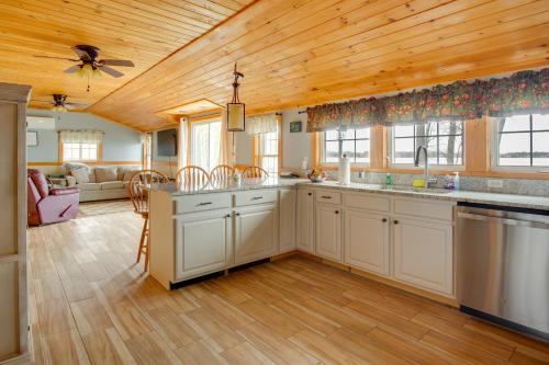 'Eagles Rest' Peaceful Cottage on Lake Champlain in Isle la Motte (VT)