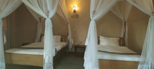 LINCON's HOME CAMP BUNYONYI in Kabale