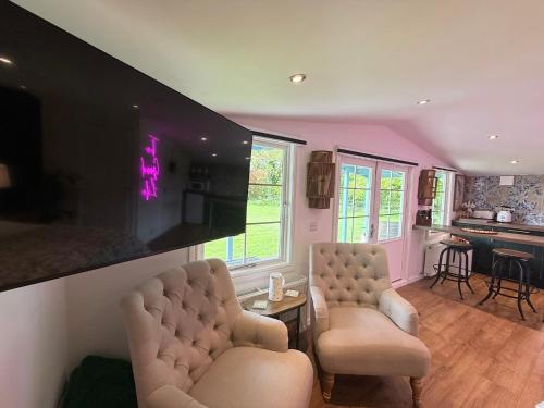 Oak View Lodge: Cosy, Countryside Retreat in Мейбоул