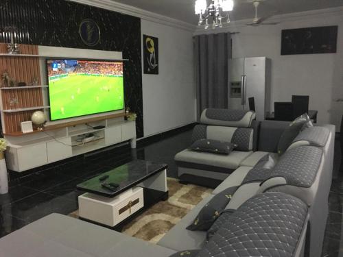 EMA Apartment in มัลลัม