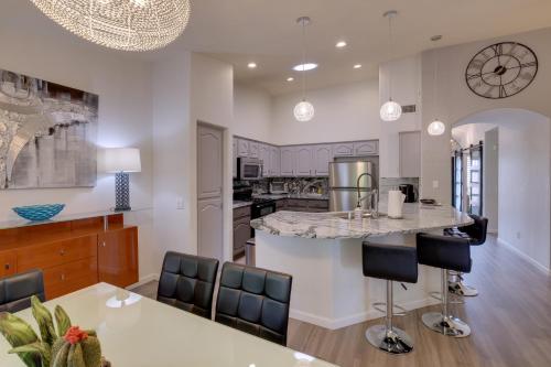 Golf, Swim, Play & Relax! Gated Sun Lakes Home in Sun Lakes