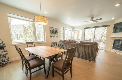 Clearwater Lofts Bldg 1 204 by SummitCove Lodging in Keystone, USA
