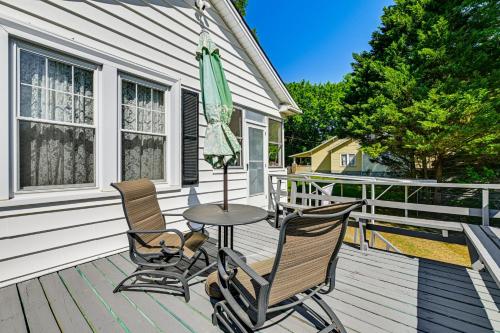 5 Mi to Whitewater Center! Home w/ Peaceful Porch in Mount Holly