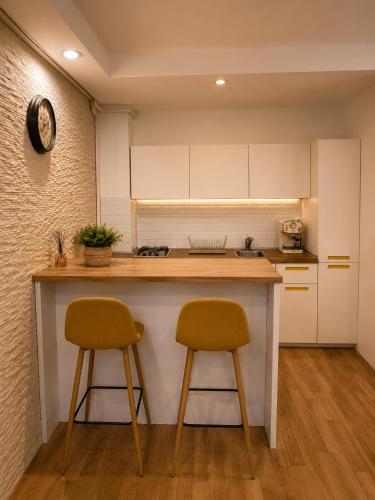 Liberty Deluxe Apartment Cosmopolis in Stefanestii De Jos