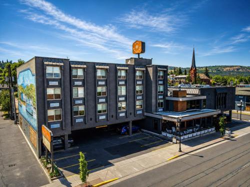 . Rayland Hotel