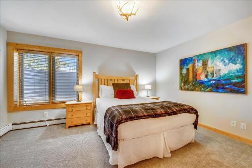 Powder Moose Villa- Breck Home with Hot Tub and Mountain Views - image 3