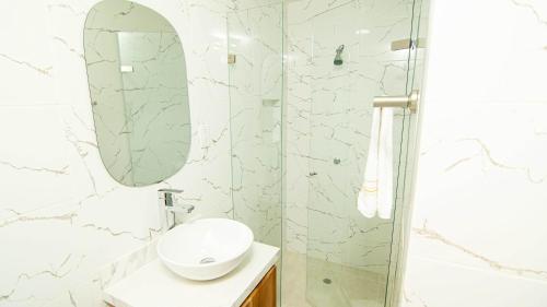 Spacious 3BR Home In Castillo Grande in Castillogrande