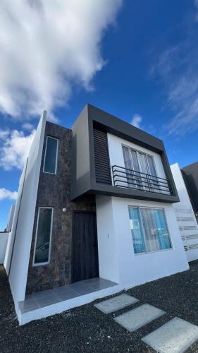 Casa en Manta, a pocos minutos de la playa y del aeropuerto