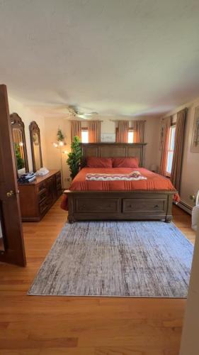 Clifford Luxury Retreat 3BR Self Check In Home in 惠廷斯維爾