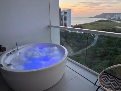 Suite Lujosa con Jacuzzi piso 14 vista al mar