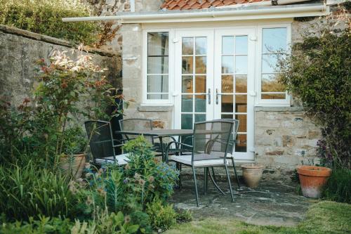 Kert, Traditional 3-Bed Cottage near Richmond by MCPI Hosting, Ideal for Families & Groups in Middleton Tyas