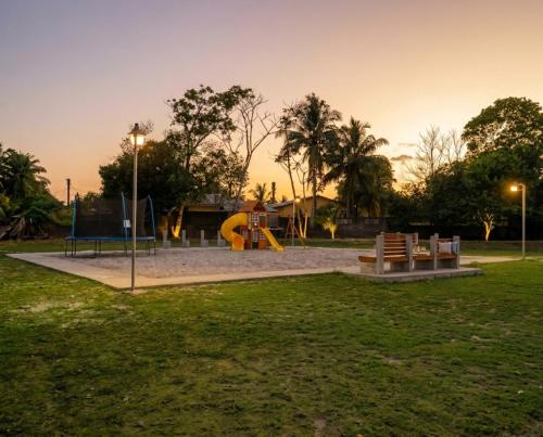 Playground, Casa en Tela, Aire Acondicionado, 3 Hab, 4 camas, Hasta 8 Personas in Tela