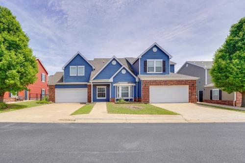 Afton Townhome w/ Pool Access < Half-Mi to Boating in Monkey Island (OK)